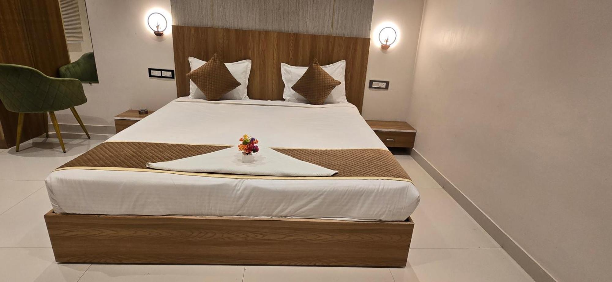 The Golden Palm Khajuraho 호텔 외부 사진